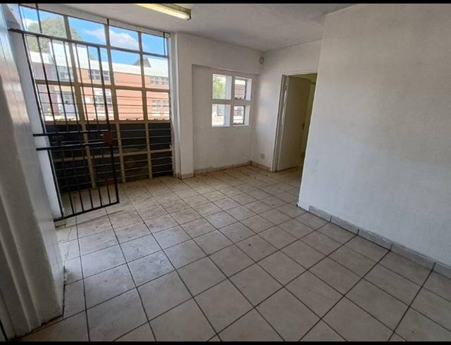 INDUSTRIAL PROPERTY TO RENT IN STORMILL